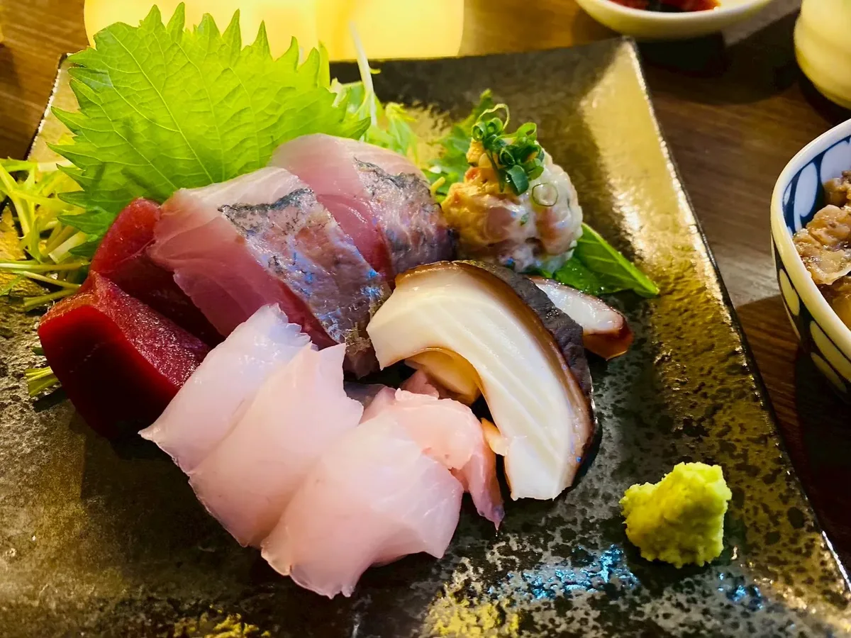 刺身などを盛り合わせた、これまでに提供した料理